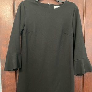 Black Old Navy dress with flowy sleeves